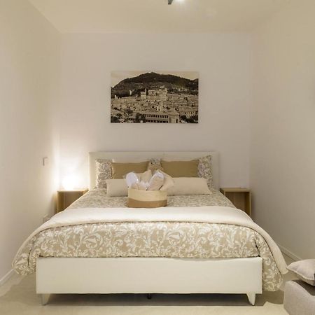 Casa Falcucci กุบบีโอ ภายนอก รูปภาพ